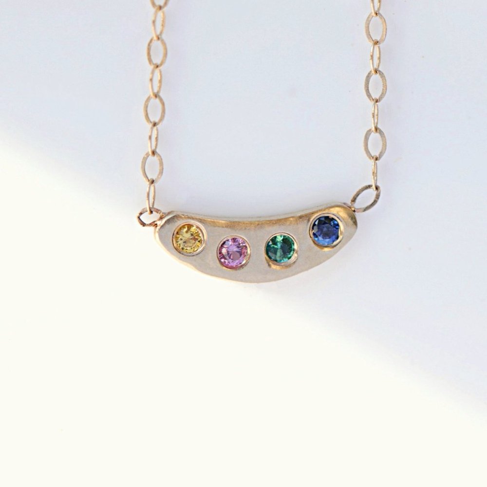 Dainty gold and sapphire necklace